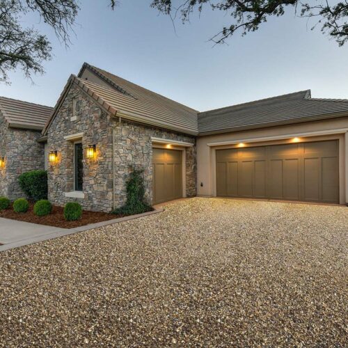 Natural Paving pebbled driveway